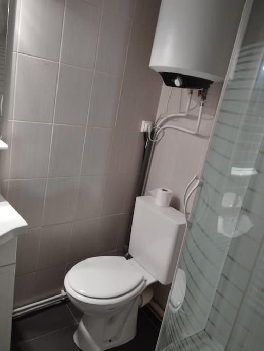 Studio Equipe Proche Aeroport Paris Cdg Appartement Vemars Buitenkant foto