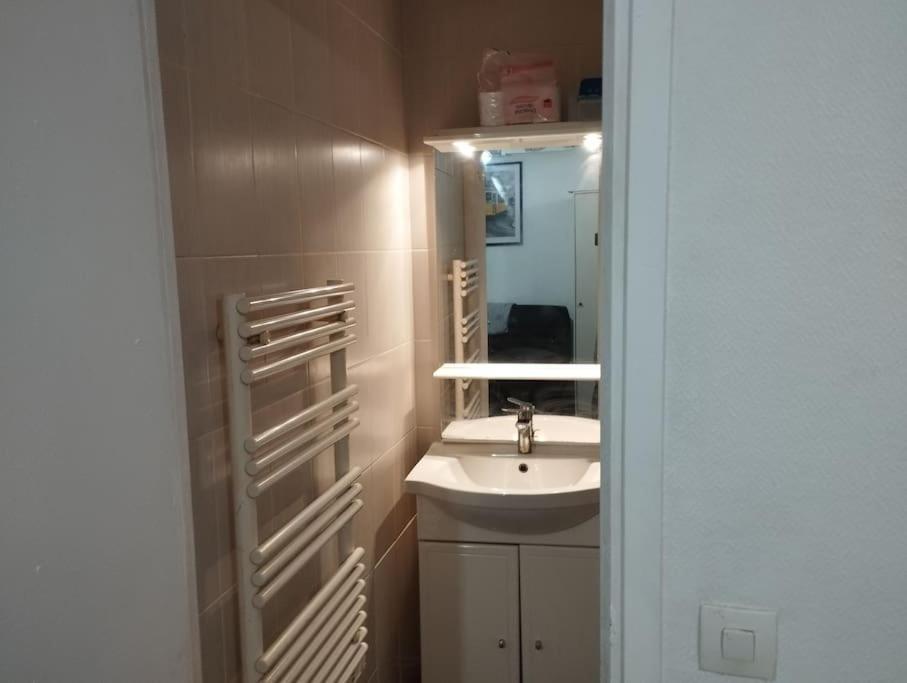 Studio Equipe Proche Aeroport Paris Cdg Appartement Vemars Buitenkant foto
